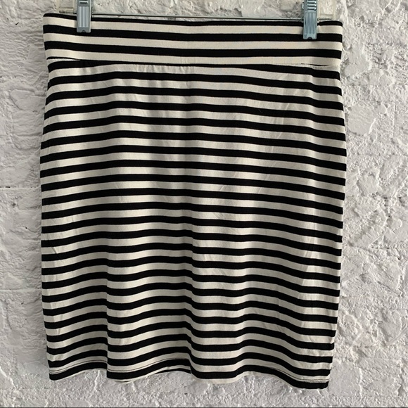 Dakini skirt Sz S/P - Picture 2 of 5